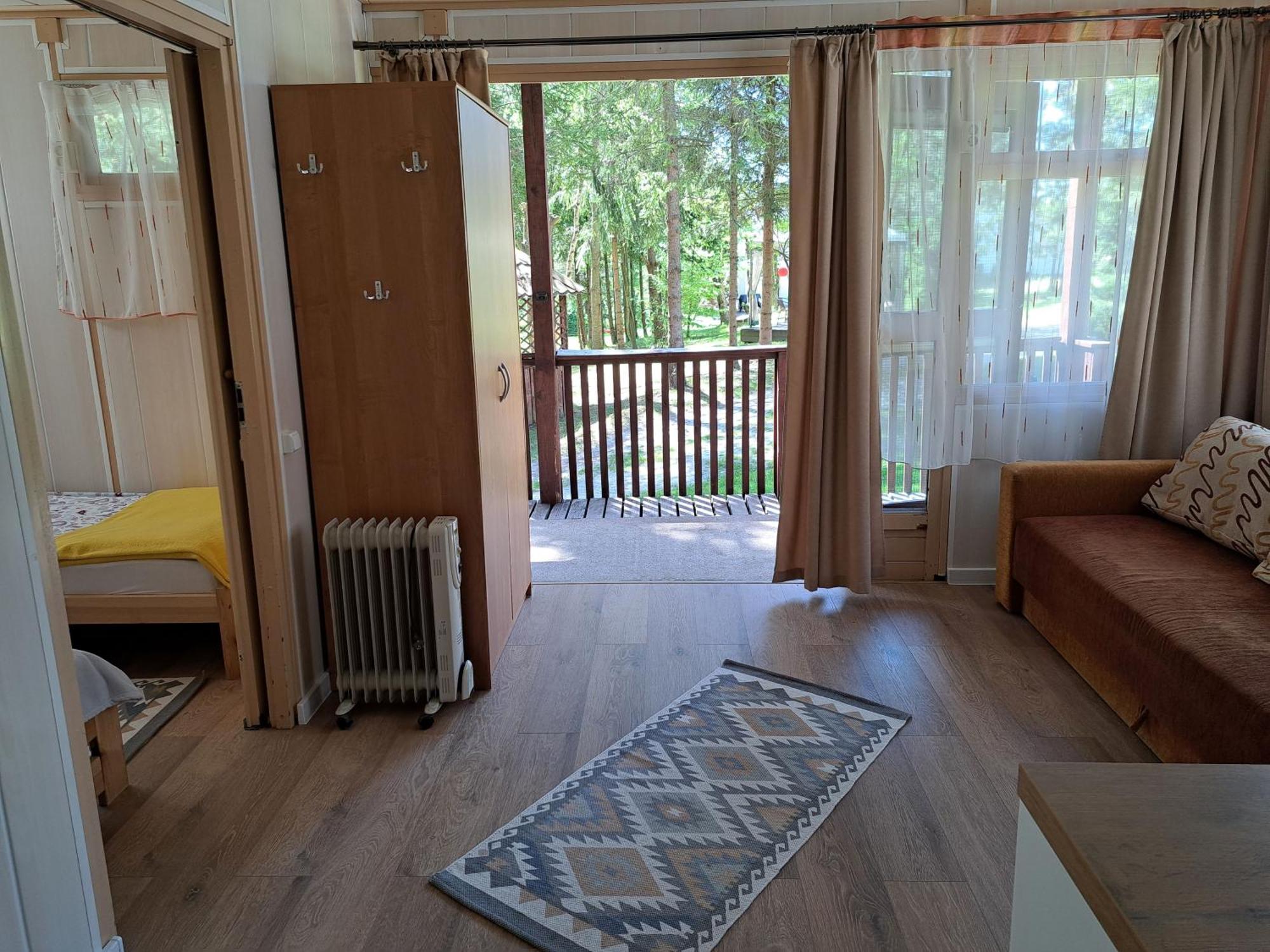 Domki , Pokoje Goscinne Ustronie Zwierzyniec Exterior photo